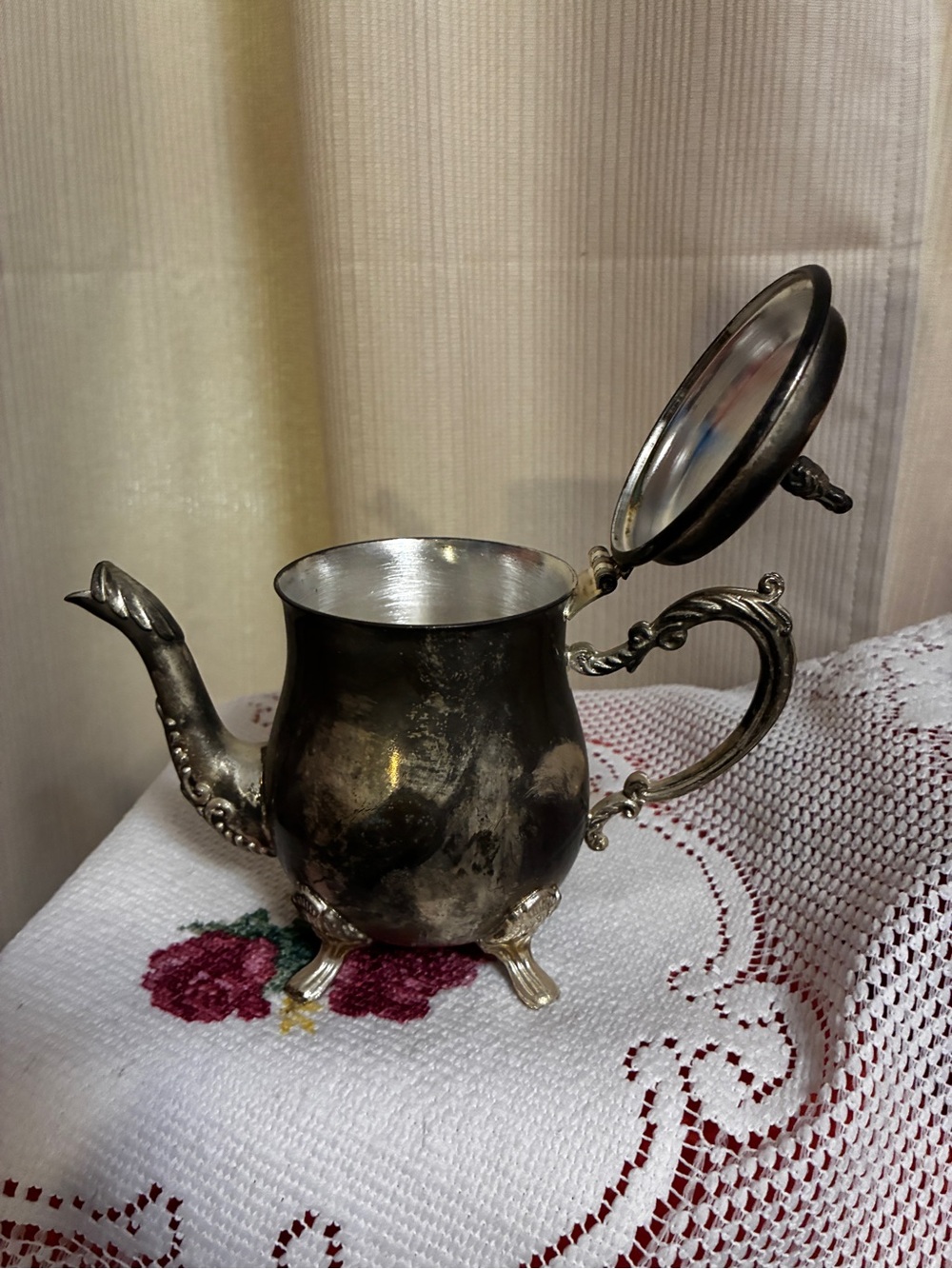 Vintage Ornate Silverplate Mini Teapot Footed Victorian style hinged lid - Picture 9 of 15